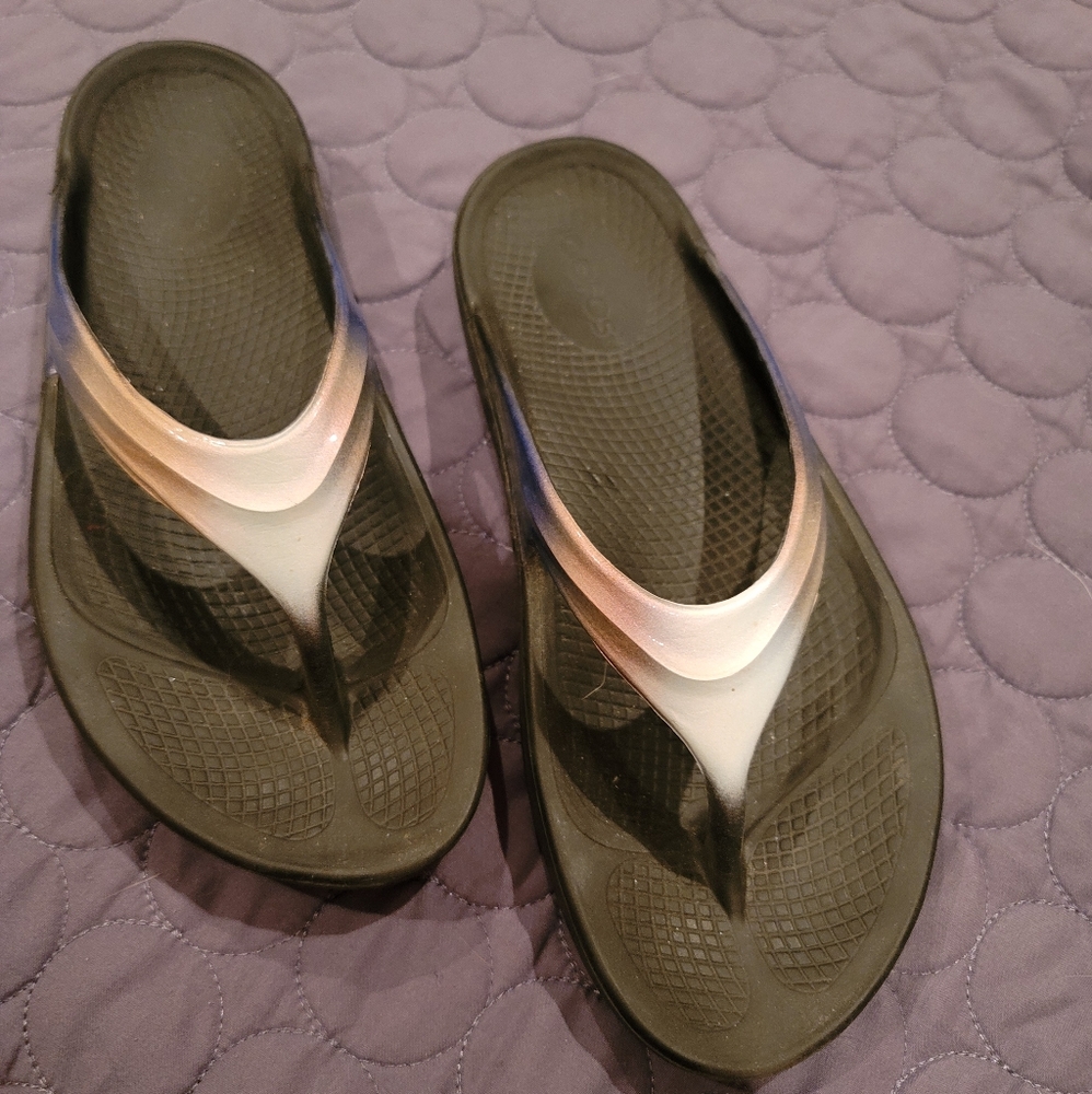 OOFOS Woman's Oolala luxe sandal in Calypso